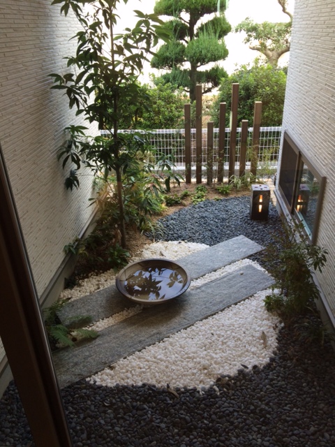 ソーシャル 前文 航空 おしゃれな 坪 庭 Metamorawaterservice Net